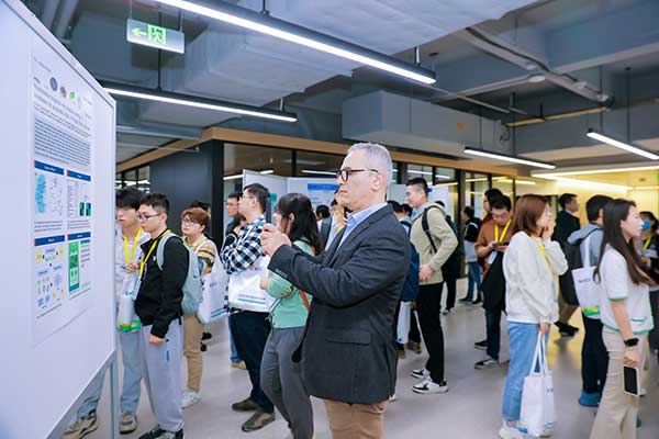 黄瓜视频污版下载受邀参加首届农业与植物合成生物学国际研讨会